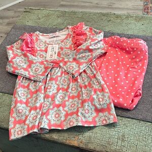 Pete + Lucy 2 pc floral tunic top and Leggings 2T